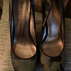 Like new Nine West Camo